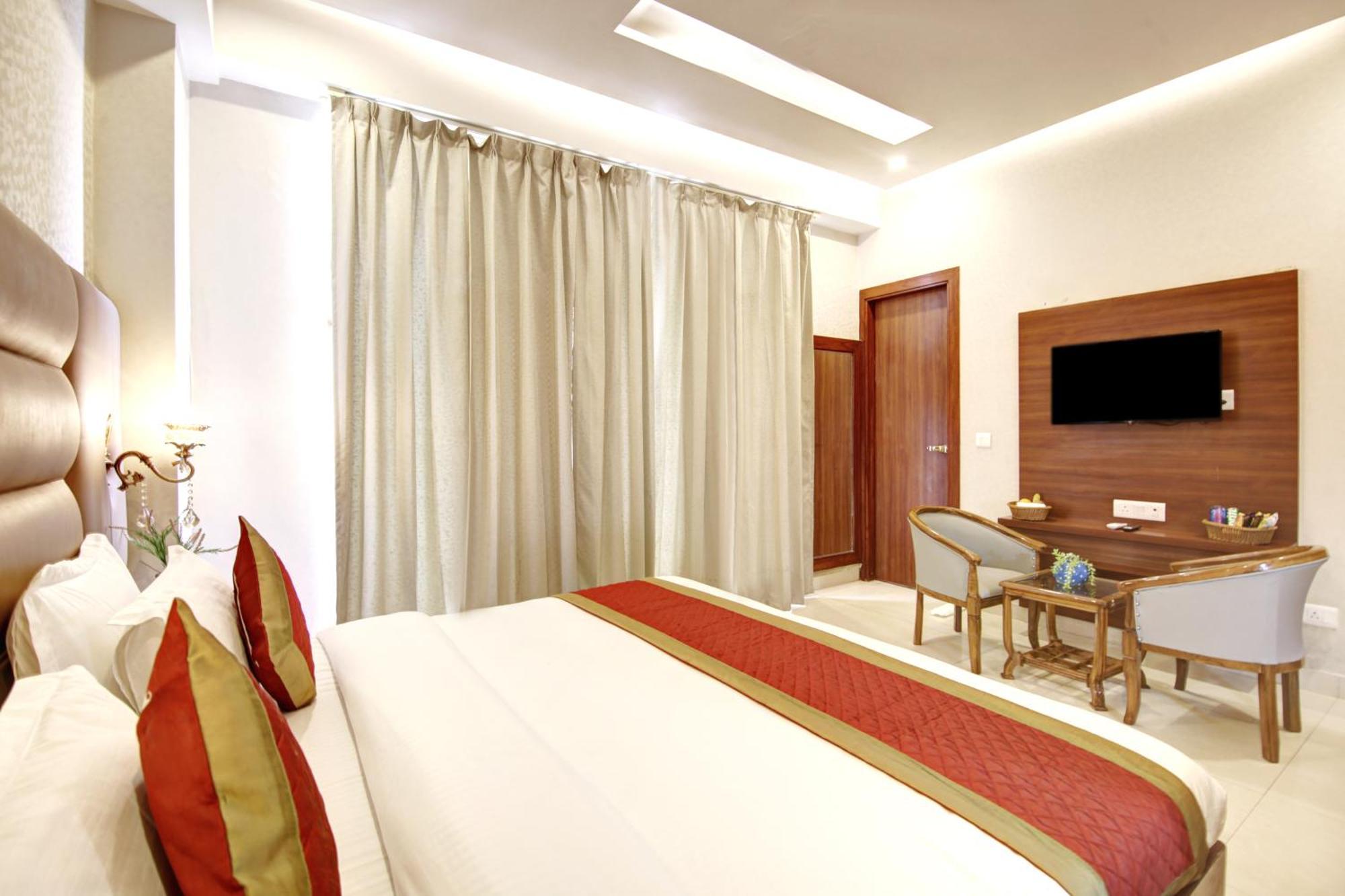 Marks Hotel & Banquet Noida Kültér fotó