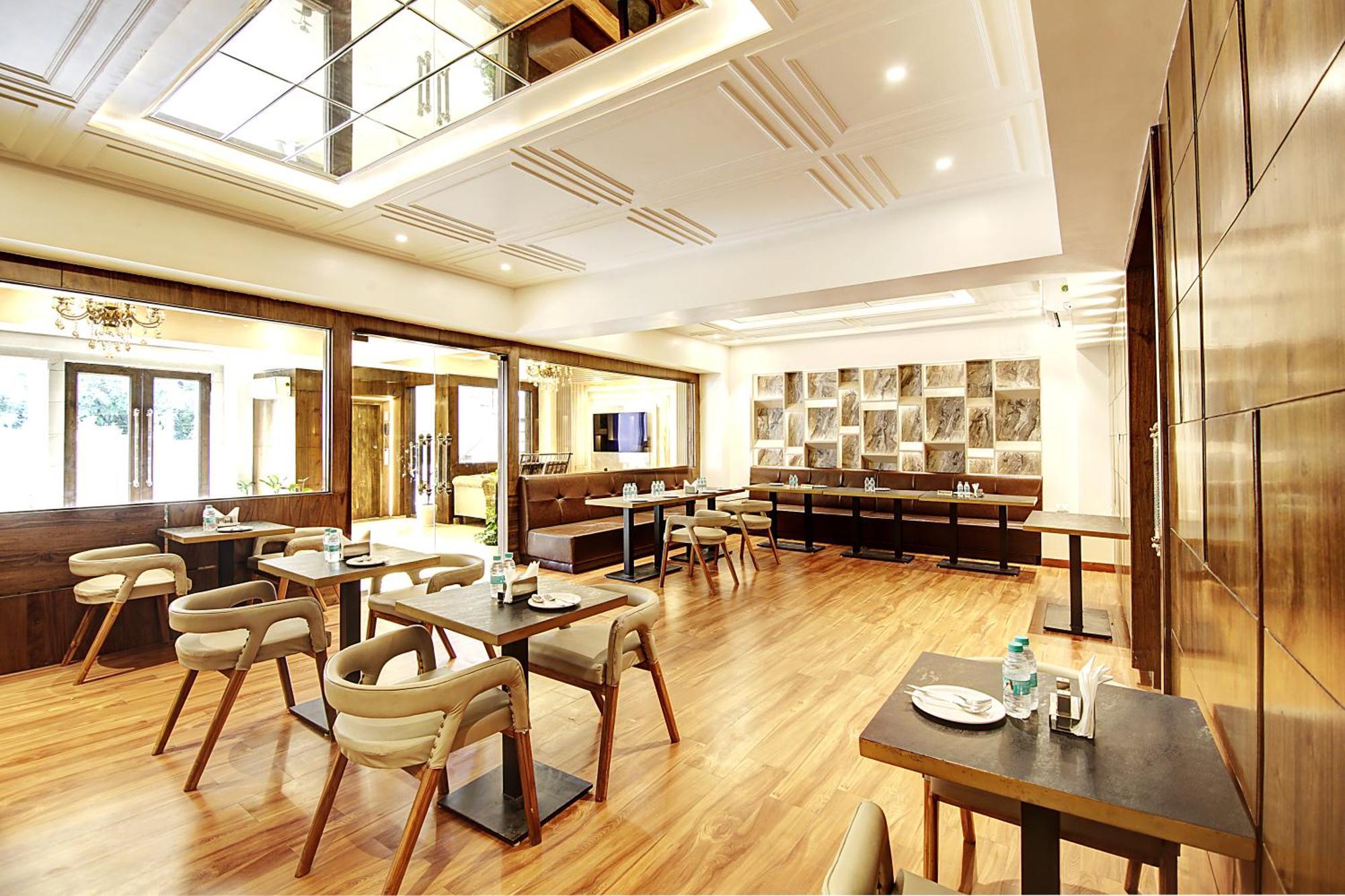 Marks Hotel & Banquet Noida Kültér fotó