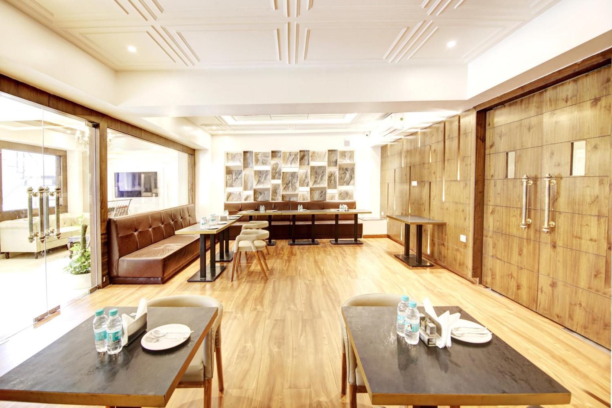 Marks Hotel & Banquet Noida Kültér fotó